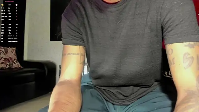 Snapshot of JhonyMiller_ chatting on November 10, 2025, 8:14 pm JhonyMiller online show from November 10, 2025, 8:14 pm