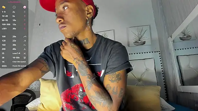 Snapshot of JhonyMiller_ chatting on October 22, 2025, 7:46 pm JhonyMiller online show from October 22, 2025, 7:46 pm