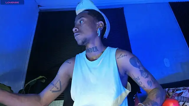 Snapshot of JhonyMiller_ chatting on November 12, 2025, 7:51 pm JhonyMiller online show from November 12, 2025, 7:51 pm