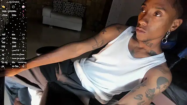 Snapshot of JhonyMiller_ chatting on November 7, 2025, 4:44 pm JhonyMiller online show from November 7, 2025, 4:44 pm