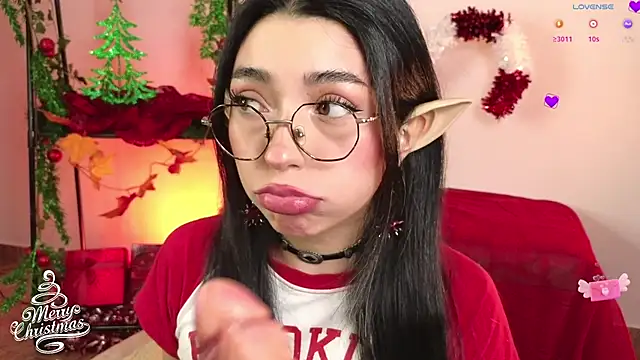 Snapshot of Sweet_Nyx chatting on December 14, 2025, 7:08 pm Sweet Nyx online show from December 14, 2025, 7:08 pm