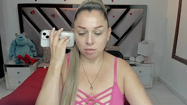 Snapshot of natalia5560 chatting on October 23, 2025, 12:37 pm natalia5560 online show from October 23, 2025, 12:37 pm