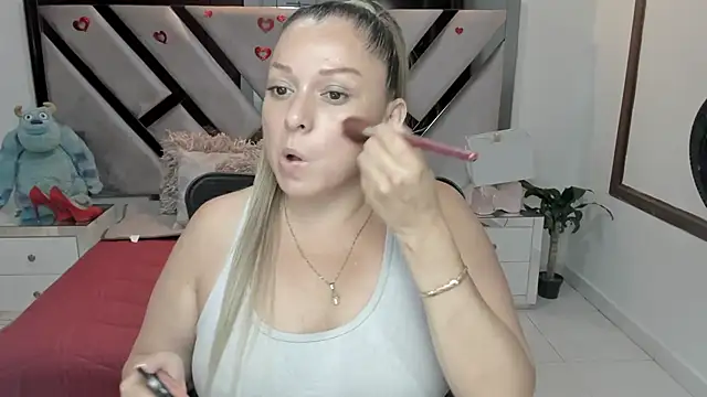 Snapshot of natalia5560 chatting on November 10, 2025, 1:27 pm natalia5560 online show from November 10, 2025, 1:27 pm