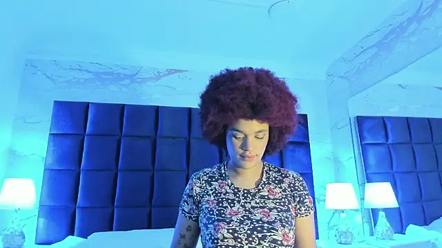 loladupont online show from February 25, 2026, 3:07 am