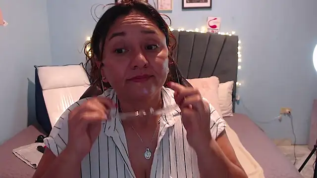 AngelRouss online show from March 1, 2025, 5:38 pm