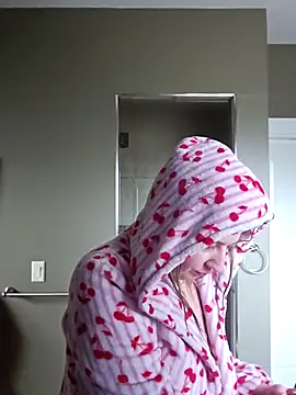 stunnaagirll online show from January 7, 2026, 10:15 pm