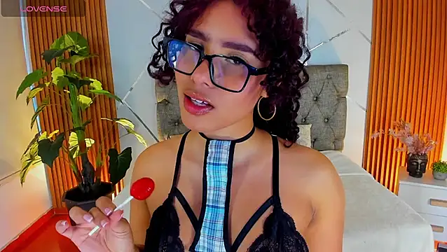 Snapshot of charlottee_white chatting on November 25, 2025, 9:48 pm charlottee white online show from November 25, 2025, 9:48 pm