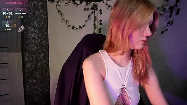 Snapshot of Lina_Vi chatting on April 8, 2026, 8:10 pm Lina Vi online show from April 8, 2026, 8:10 pm