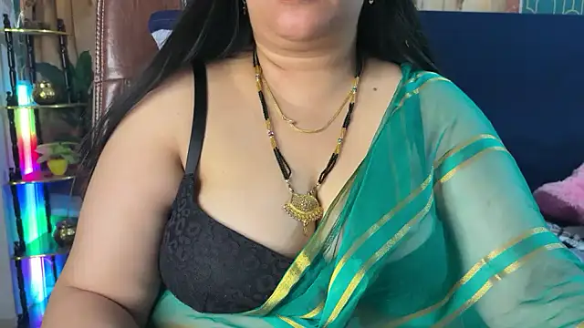 FlatVincy4 online show from April 3, 2026, 4:13 pm