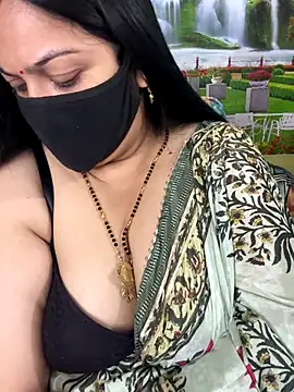 Snapshot of FlatVincy4 chatting on November 3, 2025, 4:39 am FlatVincy4 online show from November 3, 2025, 4:39 am