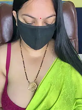 Snapshot of FlatVincy4 chatting on November 27, 2025, 4:24 am FlatVincy4 online show from November 27, 2025, 4:24 am