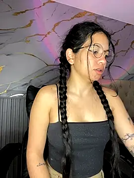 Snapshot of Rosita_forever_ chatting on November 2, 2025, 1:05 pm Rosita forever online show from November 2, 2025, 1:05 pm