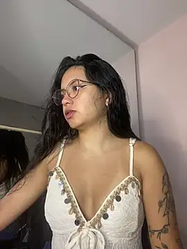 Snapshot of Rosita_forever_ chatting on February 17, 2026, 1:30 pm Rosita forever online show from February 17, 2026, 1:30 pm