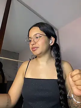 Snapshot of Rosita_forever_ chatting on June 2, 2026, 5:35 pm Rosita forever online show from June 2, 2026, 5:35 pm