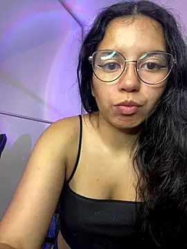 Snapshot of Rosita_forever_ chatting on December 15, 2025, 3:51 pm Rosita forever online show from December 15, 2025, 3:51 pm