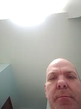 hoodratoui online show from November 29, 2025, 10:32 pm