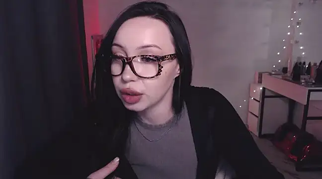 Snapshot of MoranaMissGod chatting on December 28, 2024, 12:47 am MoranaMissGod online show from December 28, 2024, 12:47 am