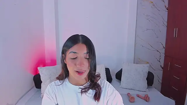 martina roldam online show from March 28, 2026, 1:28 am