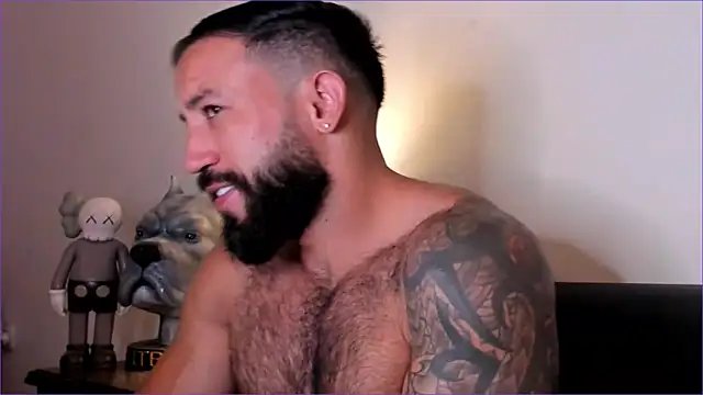 BradLeon  online show from December 5, 2025, 10:58 am