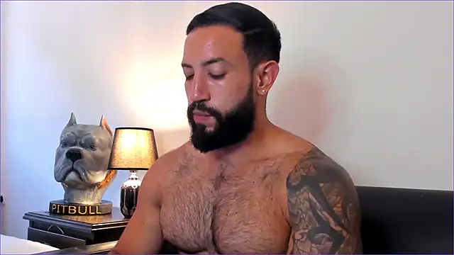 Snapshot of BradLeon_ chatting on October 7, 2025, 7:26 pm BradLeon online show from October 7, 2025, 7:26 pm