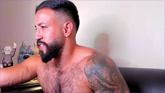 BradLeon  online show from December 22, 2025, 2:11 am