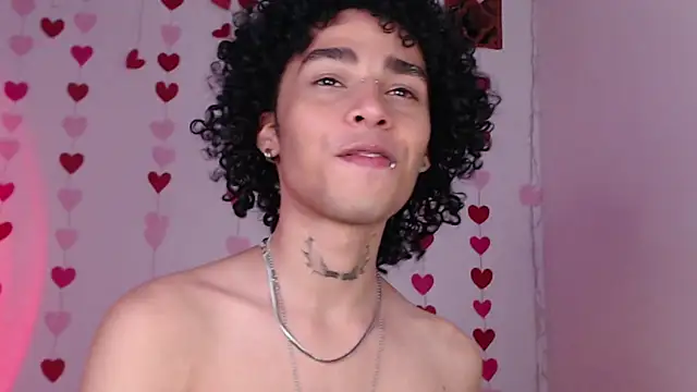 Snapshot of seven7xis chatting on February 9, 2025, 9:26 am seven7xis online show from February 9, 2025, 9:26 am