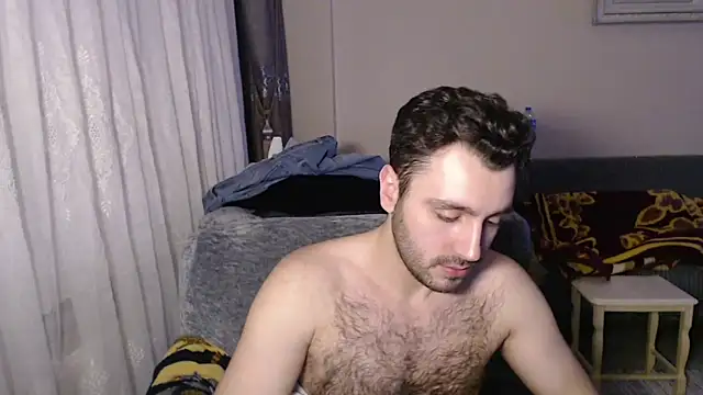 handsomeee04 online show from March 6, 2026, 9:43 pm