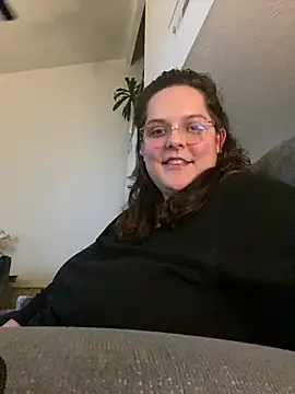 22lunalove22 online show from March 6, 2025, 2:19 am