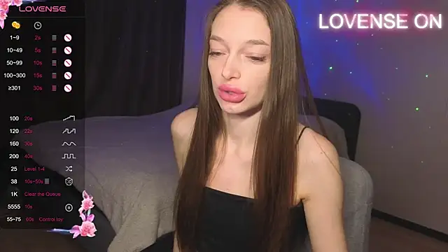 Snapshot of Cherry_air chatting on November 24, 2025, 1:38 am Cherry air online show from November 24, 2025, 1:38 am