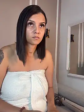 Snapshot of Abril_jones10 chatting on November 14, 2025, 5:11 am Abril jones10 online show from November 14, 2025, 5:11 am