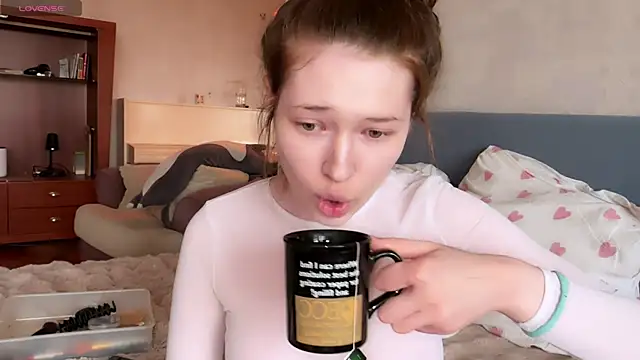 Snapshot of eva_varnerr chatting on June 15, 2026, 3:44 pm eva varnerr online show from June 15, 2026, 3:44 pm