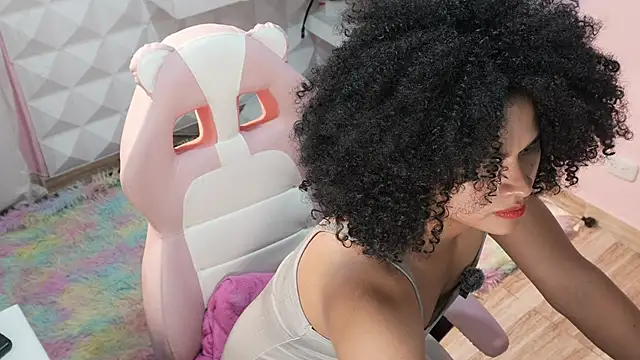 Snapshot of Mara-Bella chatting on February 27, 2026, 10:09 pm Mara-Bella online show from February 27, 2026, 10:09 pm