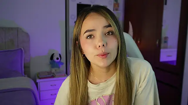 Snapshot of Hannah-Rose chatting on December 2, 2025, 1:17 am Hannah-Rose online show from December 2, 2025, 1:17 am