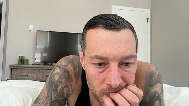 Snapshot of moon-boy chatting on December 24, 2024, 6:17 pm moon-boy online show from December 24, 2024, 6:17 pm