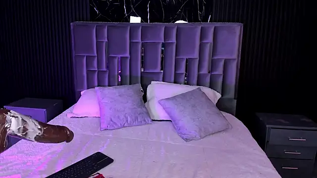 Snapshot of LolaAngellx chatting on November 18, 2025, 9:01 am LolaAngellx online show from November 18, 2025, 9:01 am