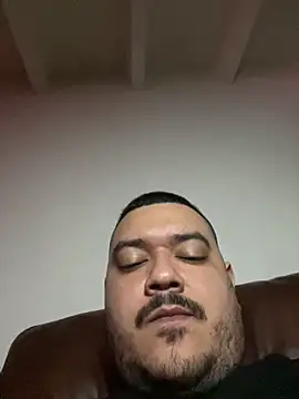 Snapshot of El_Titan1998 chatting on March 3, 2025, 2:22 am El Titan1998 online show from March 3, 2025, 2:22 am