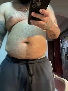 El Titan1998 online show from April 8, 2026, 10:33 pm