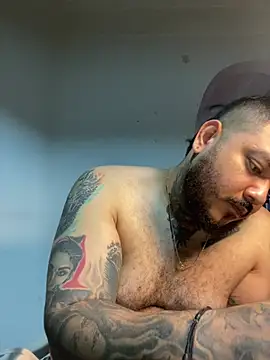 El Titan1998 online show from April 19, 2026, 12:39 pm