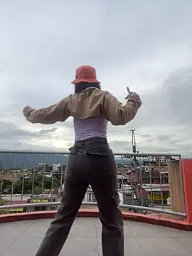 Snapshot of BlueStoneX chatting on November 16, 2025, 10:02 pm BlueStoneX online show from November 16, 2025, 10:02 pm