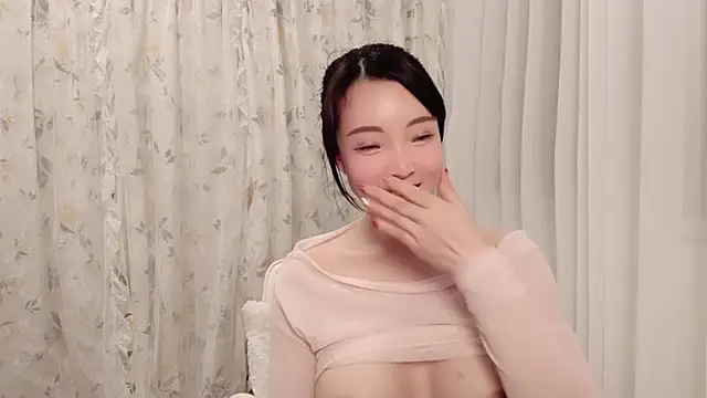 Snapshot of Lucky-kaka999 chatting on February 20, 2025, 2:35 pm Lucky-kaka999 online show from February 20, 2025, 2:35 pm