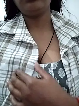 Snapshot of cute_monu chatting on November 27, 2025, 11:32 am cute monu online show from November 27, 2025, 11:32 am