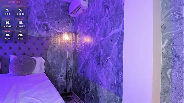 Snapshot of LucyLovelyy chatting on November 13, 2025, 2:04 am LucyLovelyy online show from November 13, 2025, 2:04 am