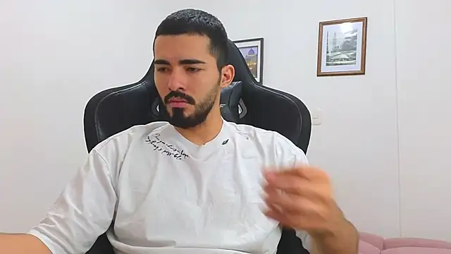 Massimoo 07 online show from March 21, 2025, 4:51 pm