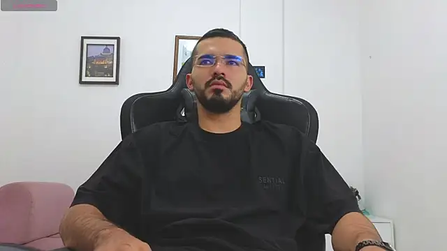 Massimoo 07 online show from December 16, 2025, 4:22 pm