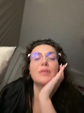 myakalifa online show from November 18, 2025, 5:11 am