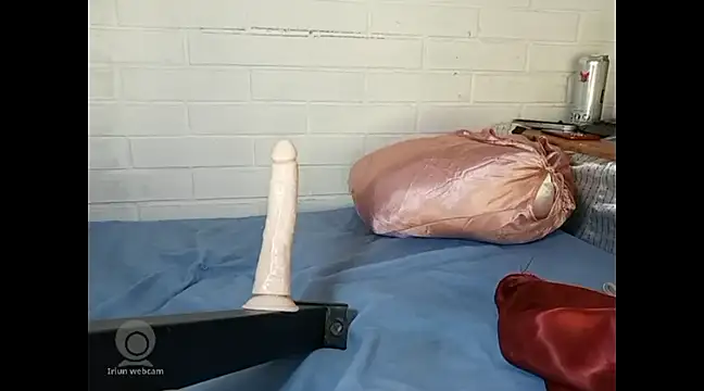 Snapshot of naughtyuki00 chatting on February 15, 2025, 10:00 pm naughtyuki00 online show from February 15, 2025, 10:00 pm