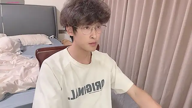 Snapshot of A11414 chatting on January 7, 2026, 4:56 pm A11414 online show from January 7, 2026, 4:56 pm