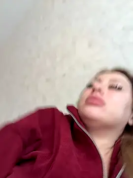 Snapshot of AndreaMood chatting on November 4, 2025, 1:42 am AndreaMood online show from November 4, 2025, 1:42 am