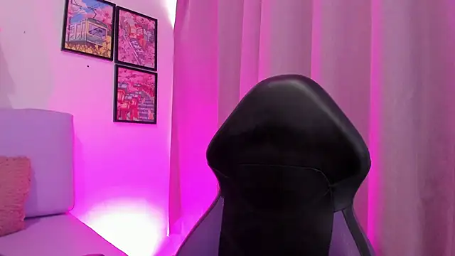 Snapshot of Carolina_Burninng chatting on February 28, 2026, 8:41 pm Carolina Burninng online show from February 28, 2026, 8:41 pm