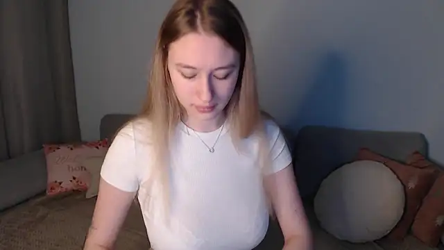 Haley Vixen online show from October 31, 2025, 9:06 am